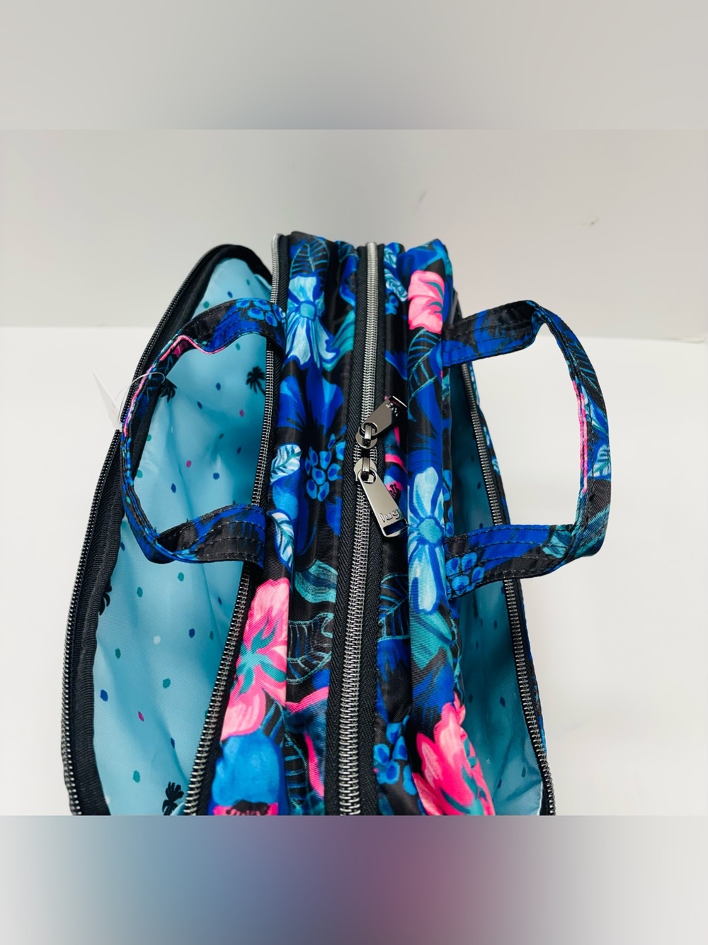 MAKE AN OFFER! NWT Lug RESORT BLACK FLATBED SLIM Cosmetic Travel Case Blue Pink - Picture 4 of 5